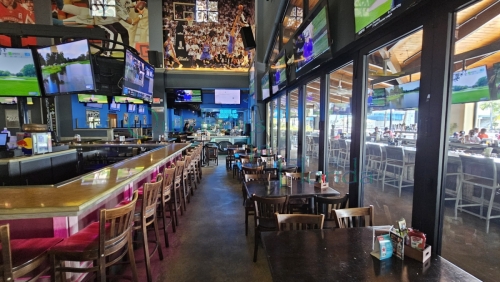 Bokampers-Sports-Bar-Grill-011