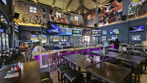 Bokampers-Sports-Bar-Grill-013