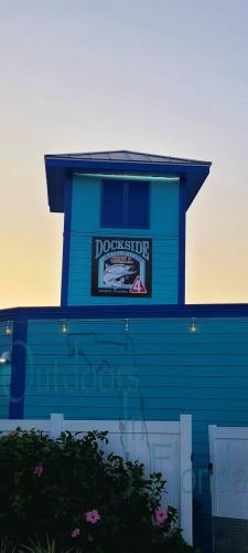 Dockside-Waterfront-Grill-in-Venice-Florida-003