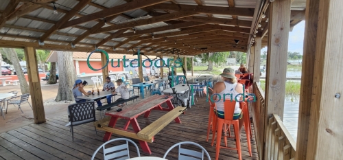 Duckys-Dockside-Bar-Grill-19