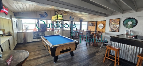 Duckys-Dockside-Bar-Grill-30