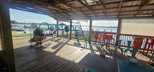 Duckys-Dockside-Bar-Grill-33