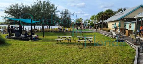 Jiggs-Landing-Outpost-in-Bradinton-Florida-010