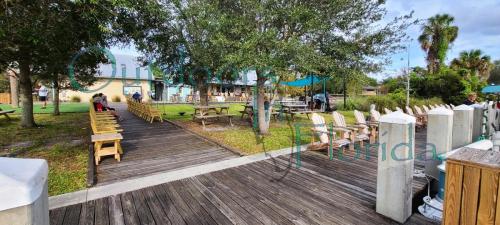 Jiggs-Landing-Outpost-in-Bradinton-Florida-028