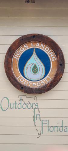 Jiggs-Landing-Outpost-in-Bradinton-Florida-032