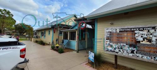 Jiggs-Landing-Outpost-in-Bradinton-Florida-037