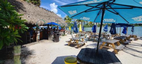 OLearys-Tiki-Bar-Grill-018