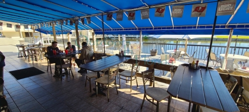 The-Deck-Bar-and-Grillr-0002