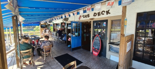 The-Deck-Bar-and-Grillr-0011