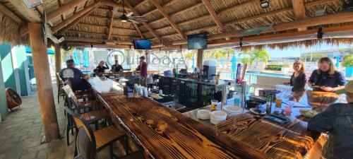 The-Island-Grill-and-Raw-Bar-0023