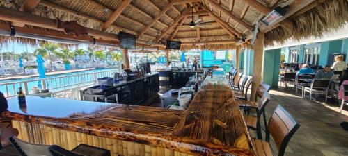 The-Island-Grill-and-Raw-Bar-0042